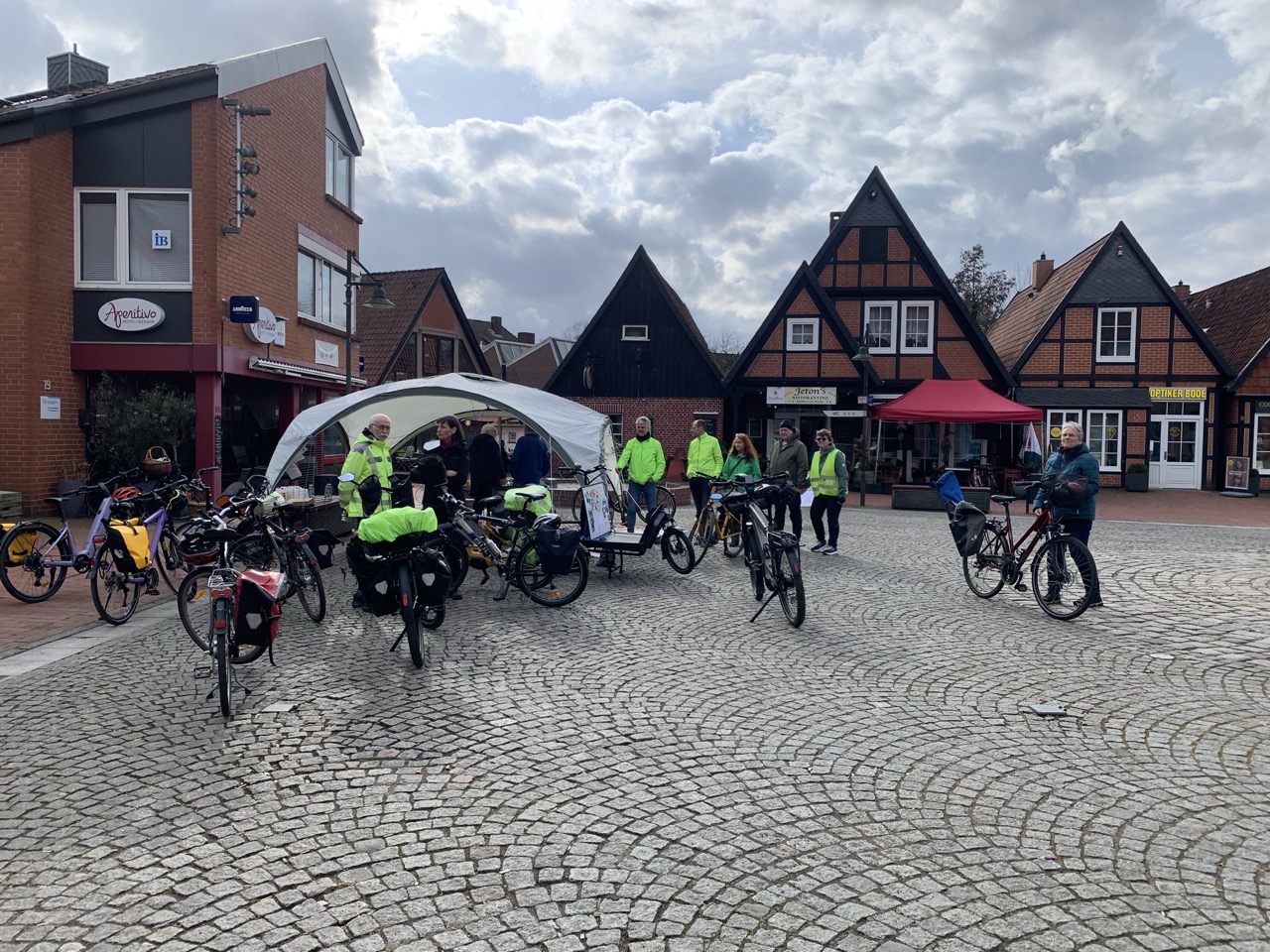 Fahrrad trotz Winter: Frostpendler feiern Saisonabschluss